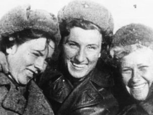 Una aviadora sin identificar, Katia Budánova y Zhenia Prójorova