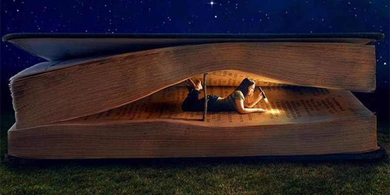 Leyendo bajo las estrellas
