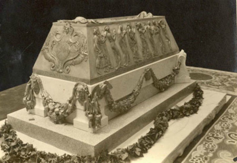 El sarcófago vacío de Vicente Blasco Ibáñez