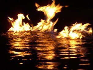 Nadar entre llamas