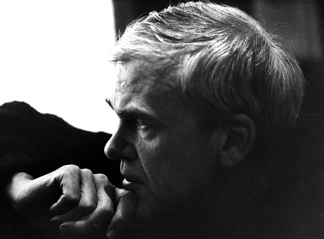 Un encuentro con Milan Kundera en 1982: “El totalitarismo estimula el erotismo”