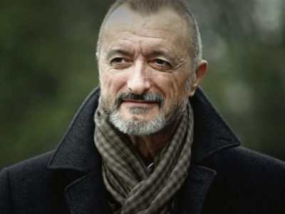 Arturo Pérez-Reverte: «A mí no me gusta escribir, me gusta imaginar historias»