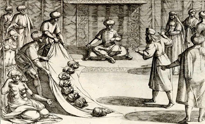 Los infantes son decapitados y sus cabezas enviadas a Córdoba, donde Almanzor se las muestra a Gustioz. A continuación reproduzco un fragmento de El Cantar de los infantes de Lara. 