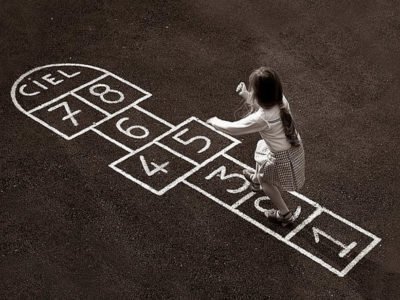 A la pata coja hasta el Cielo