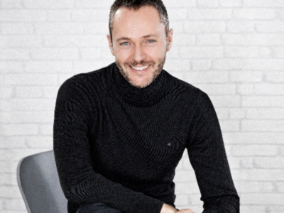 Joaquín Camps, Premio Azorín, reconoce que las series le influyen al escribir