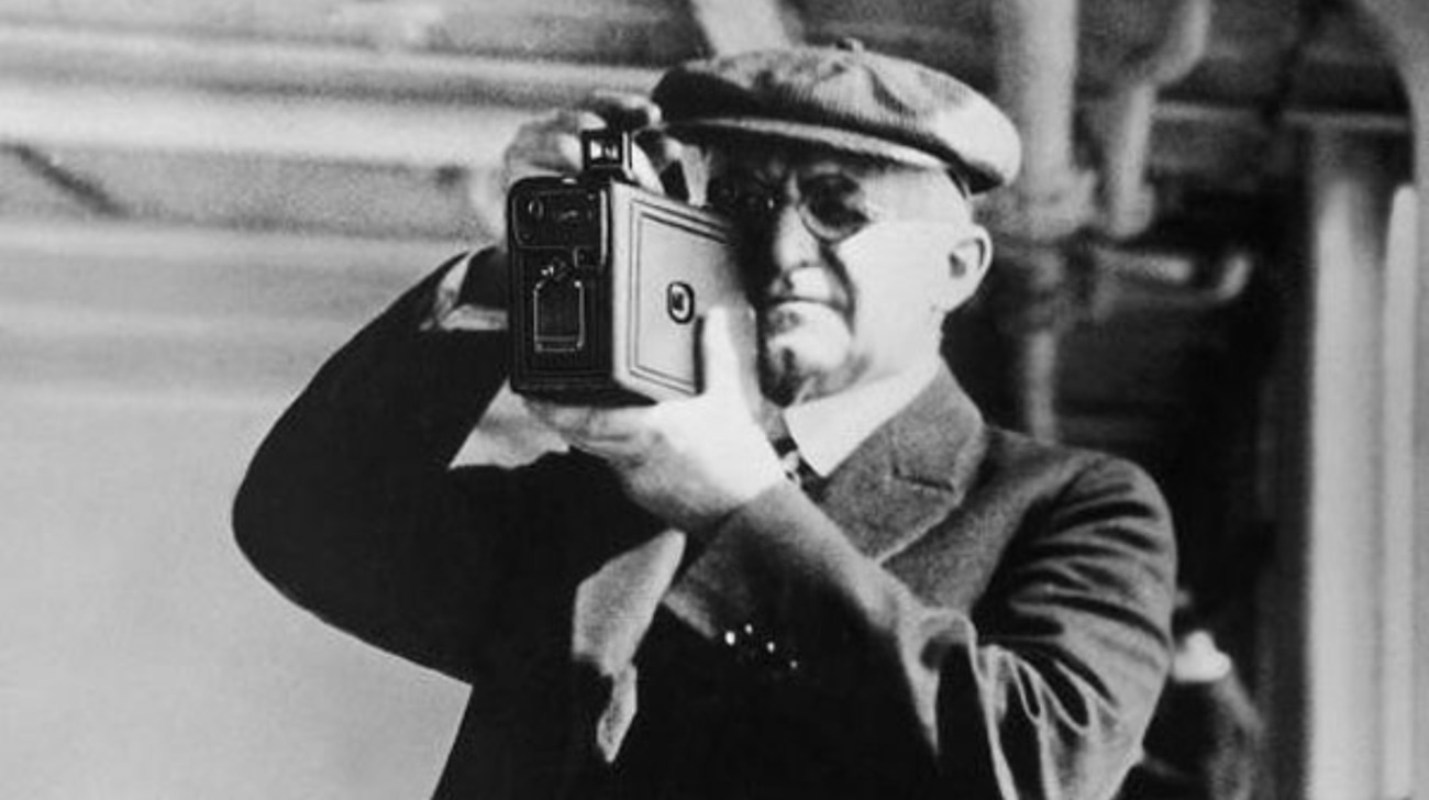 Quién diseñó la primera cámara digital de la historia?