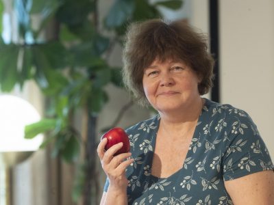 Carolyn Steel propone en “Sitopía” basar la economía global en la comida