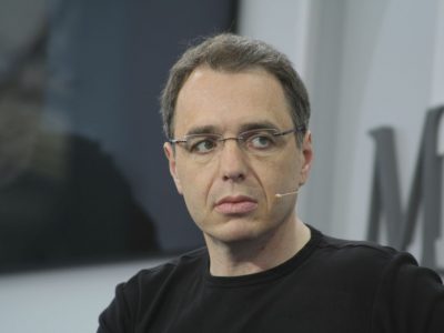 David Safier: “Voy a seguir con Miss Merkel mientras me divierta”