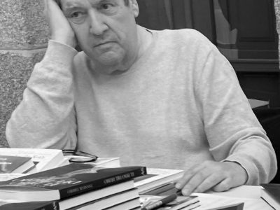 Delirio en el laberinto. Una conversación con Paco Arellano