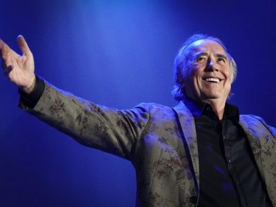 Políticos, periodistas y gente de la cultura dan gracias a Serrat en Twitter