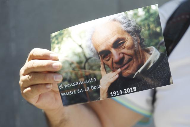 Chile recuerda al «antipoeta» Nicanor Parra
