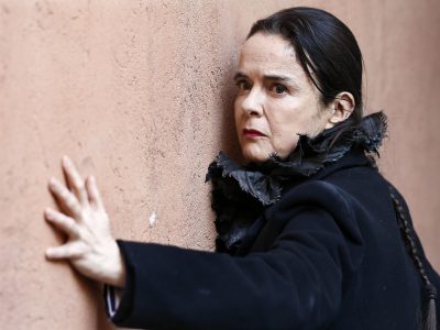 Amélie Nothomb: «Mi padre vivió una tragedia, el mayor secuestro de rehenes del siglo XX»