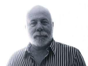 Muere el escritor y periodista Ramón Lobo