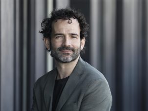 Luis López Carrasco, Premio Herralde con la novela El desierto blanco