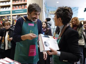 Sonsoles Ónega, Alfonso Goizueta o Carmen Mola, libreros por un día en la Gran Vía