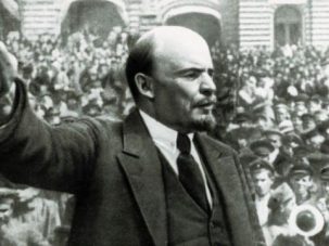 Lenin llega a Petrogrado