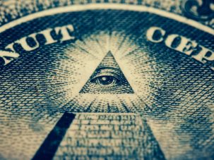 Adam Weishaupt funda la sociedad de los Illuminati