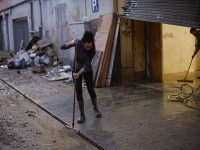 Vientos del pueblo nos impelen a vecinos y a voluntarios