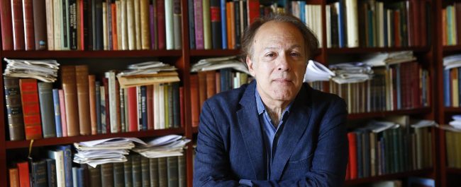 Javier Marías, escritor: La ironía del lobo feroz