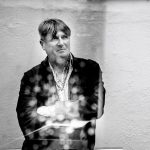 Simon Armitage: «La poesía usa el lenguaje como si fuera dinamita»