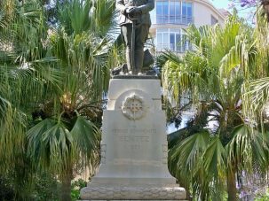 La estatua de Benítez: drama en tres actos