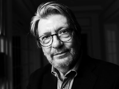 Ignacio Camacho: “El sevillano se ofrece en espectáculo al viajero”