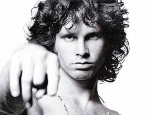 Una antología reúne todos los poemas, cuadernos, un guion y las canciones de Jim Morrison