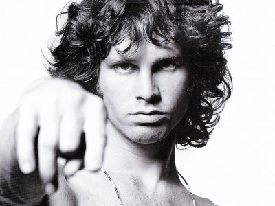 Una antología reúne todos los poemas, cuadernos, un guion y las canciones de Jim Morrison