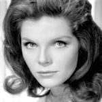 Samantha Eggar entre el bien y el mal