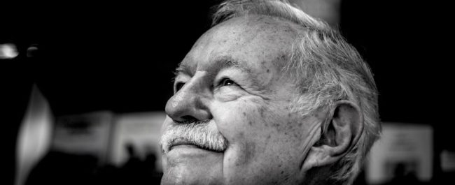 Eduardo Mendoza o la forma y nobleza de la risa