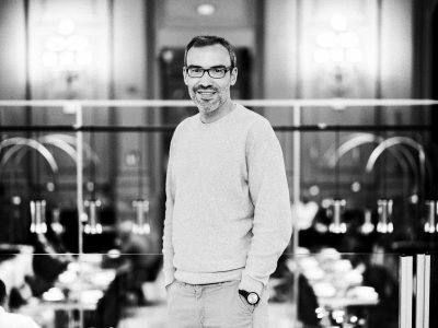 Jorge Corrales: “No se puede escribir poniendo un trampantojo delante, sin que se te vea mucho”