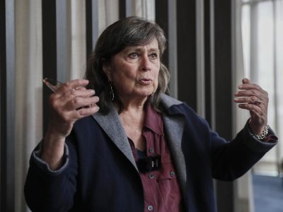 Laura Restrepo convierte su furia en literatura con Trump y Netanyahu en el papel de Dios