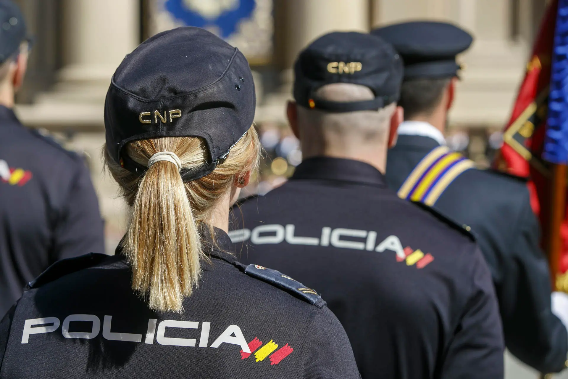 El triángulo virtuoso: transparencia, legitimidad y responsabilidad social corporativa en la Policía Nacional
