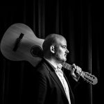 Miguel Barrero: «Dylan elevó la música popular a la categoría literaria, Cohen subió un peldaño más»
