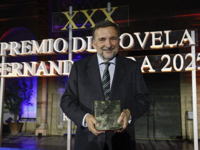Sergio Vila-Sanjuán gana el Premio Fernando Lara con la novela “Misterio en el barrio gótico”