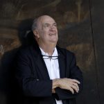Colm Tóibín reedita su Homenaje a Barcelona y lo publica por primera vez en castellano