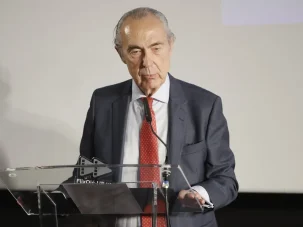 La conspiración de los mediocres