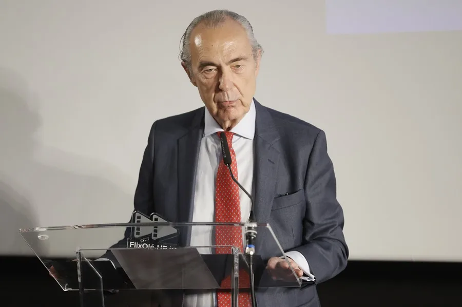 La conspiración de los mediocres