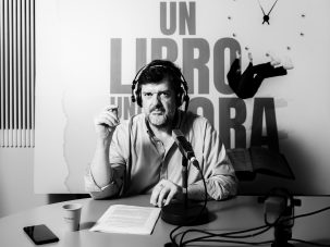 Antonio Martínez Asensio: “Leo hasta viendo el fútbol”