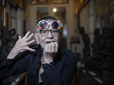 Francia distingue a Fernando Arrabal como comendador de la Orden de las Artes y las Letras