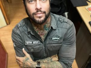 El rojo de la carne desarmada/descarnada