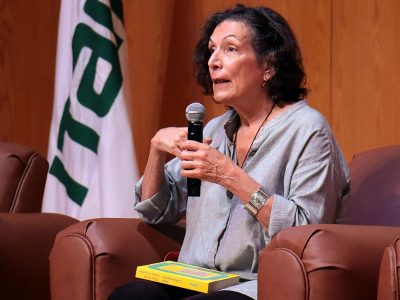 Alma Guillermoprieto: “La escritura es una manera de salirse de la jaula de uno mismo”