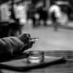 El gobierno me prohíbe escribir (bien) en las terrazas de los bares