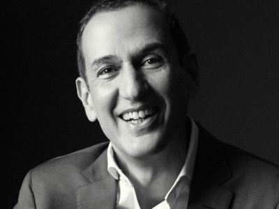 La nueva novela de Roberto Santiago aborda el acoso escolar desde los ojos de un testigo