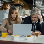 El humor de Poquita fe sale de la rutina del sofá para afrontar la crisis de la vivienda