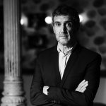 Cien periodistas frente a los tiempos oscuros