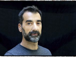 Hugo Gonçalves: «Nada ha sido tan decisivo en la historia de Portugal como la Revolución de los Claveles»