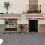 Macondo, ¿y si montamos una librería?