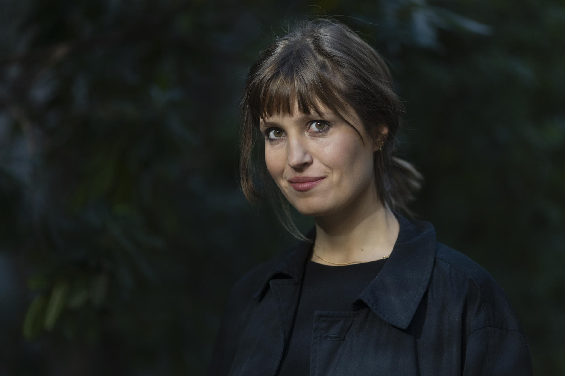 Charlotte Gneuss: “Es cruel que sea la ultraderecha la que se aproveche en Alemania de la reunificación”