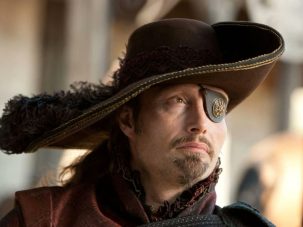 Por qué Rochefort es uno de los villanos perfectos